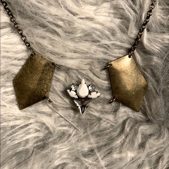 Metal & Acrylic Statement Necklace - Picture 2 of 3